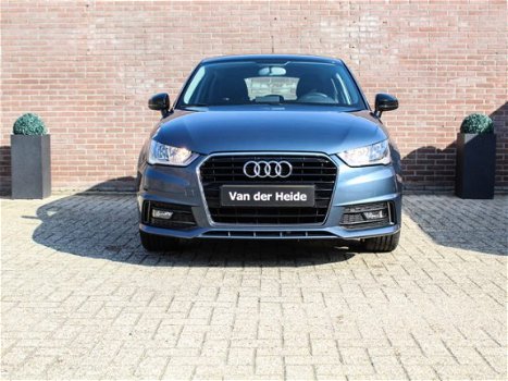 Audi A1 Sportback - 1.0 TFSI Adrenalin 95 PK S-line, navigatie, trekhaak - 1