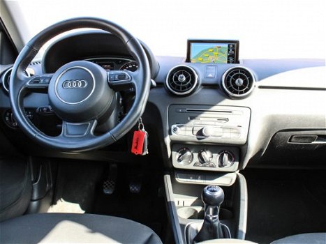 Audi A1 Sportback - 1.0 TFSI Adrenalin 95 PK S-line, navigatie, trekhaak - 1
