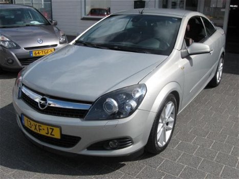 Opel Astra TwinTop - 1.9 CDTi Temptation (XENON/150PK) - 1