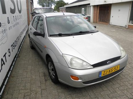 Ford Focus - 1.6-16V Ghia - 1