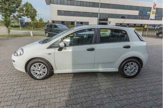 Fiat Punto - 0.9 TwinAir Turbo 100pk 5d Street - 1