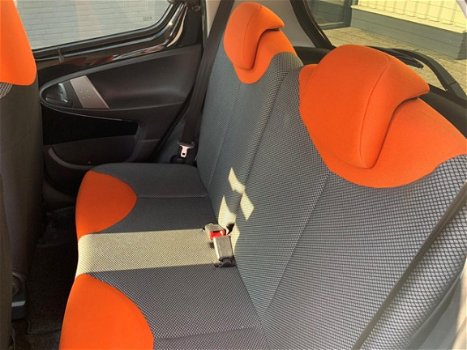 Toyota Aygo - 1.0 VVT-i Dynamic Orange 1e EIGENAAR NAP VOL OPTIES NAP LM VELGEN - 1