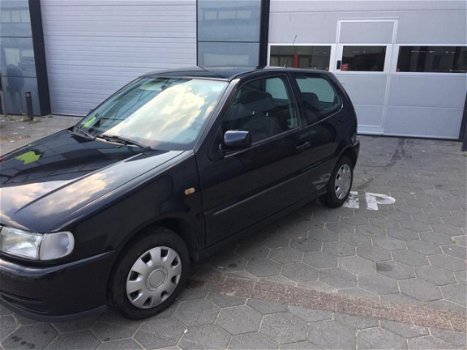 Volkswagen Polo - 1.4 Trendline - 1