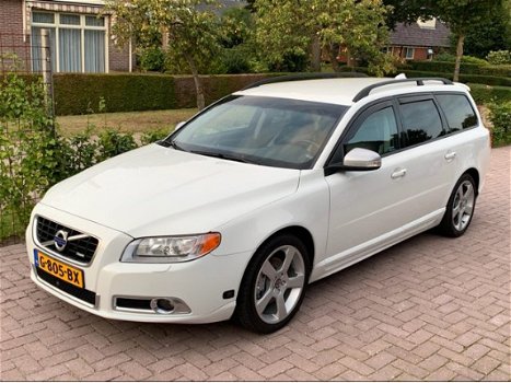 Volvo V70 - 2.5 T R-Design Leder/Climate/CNG/Xenon/Trekhaak Aardgas- Nette uitvoering compleet docum - 1