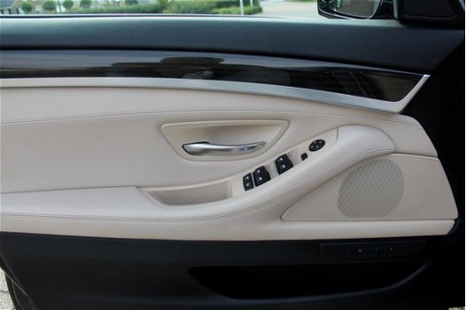 BMW 5-serie - 518d Luxury Edition Aut Facelift Xenon Sportstoelen Memory El.stuur ECC PDC LMV18'' - 1