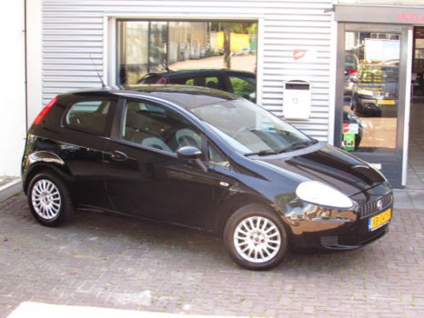 Fiat Grande Punto - 1.4 Active 110.028 KM BJ2009 SPORT - 1