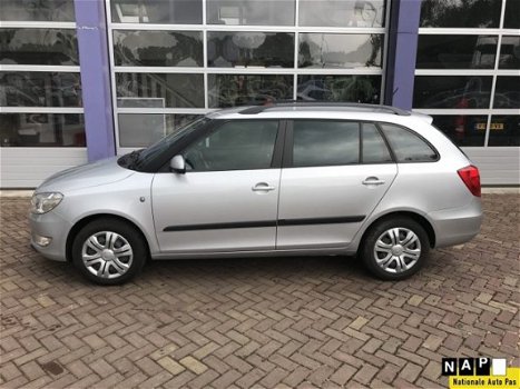 Skoda Fabia - 1.2-12V Fresh * AIRCO - 1