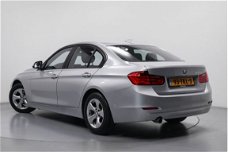 BMW 3-serie - 320d Executive 1e Eigenaar Dealer Onderhouden NL-Auto Automaat Xenon LED ECC LMV PDC