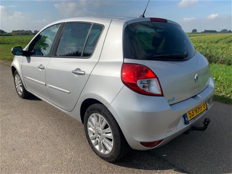 Renault Clio - 1.2 Collection / 5 drs 2011 117.000nap - 1