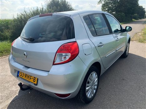 Renault Clio - 1.2 Collection / 5 drs 2011 117.000nap - 1