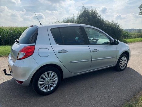 Renault Clio - 1.2 Collection / 5 drs 2011 117.000nap - 1