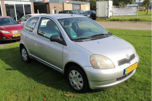 Toyota Yaris - 1.3-16V VVT-i Luna - 1