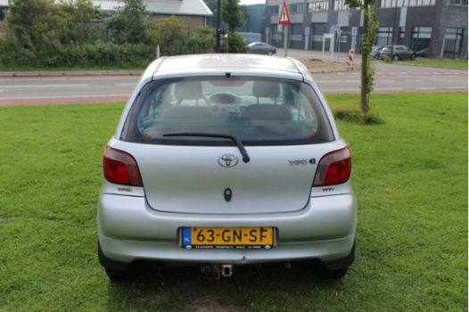 Toyota Yaris - 1.3-16V VVT-i Luna - 1