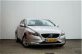 Volvo V40 - 2.0 D3 Momentum 2013 1e eigenaar Trekhaak - 1 - Thumbnail