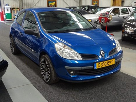 Renault Clio - 1.2-16V Special Line Stuurbekrachtiging - 1