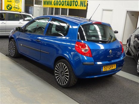 Renault Clio - 1.2-16V Special Line Stuurbekrachtiging - 1