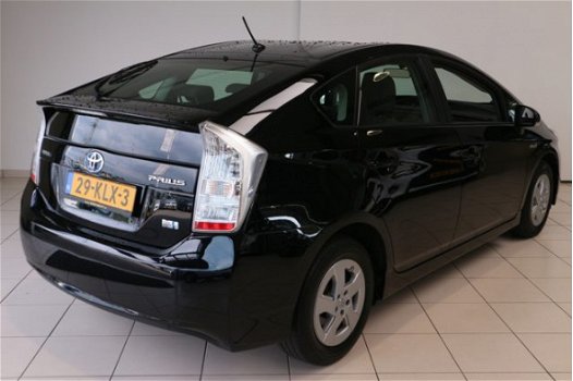 Toyota Prius - 1.8 Comfort | Navigatie | Climate control | Cruise control | Mistlampen | Lm velgen | - 1