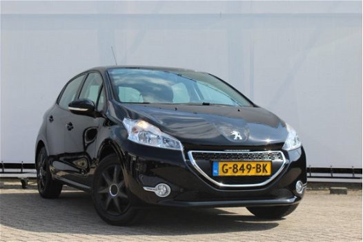 Peugeot 208 - 1.2 VTi Allure | Navigatie | Parkeersensoren achter | Cruise Control | - 1