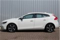 Volvo V40 - 1.6 T2 120PK R-Design Verwarmbare voorruit Stoelverwarming Navi - 1 - Thumbnail