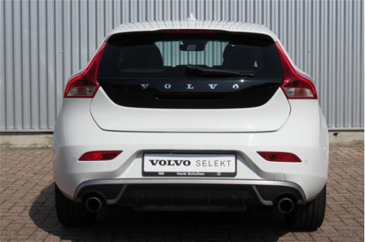 Volvo V40 - 1.6 T2 120PK R-Design Verwarmbare voorruit Stoelverwarming Navi - 1