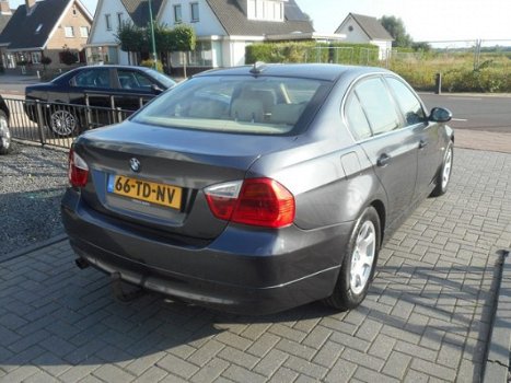 BMW 3-serie - 318I EXECUTIVE NAVI 2006 - 1