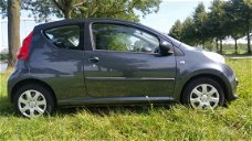 Peugeot 107 - 1.0-12V XR Met AIRCO, onderhoudsbeurt en APK