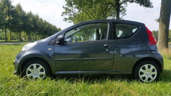 Peugeot 107 - 1.0-12V XR Met AIRCO, onderhoudsbeurt en APK - 1