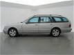 Mercedes-Benz E-klasse Combi - 240 AVANTGARDE YOUNGTIMER + LEDER / TREKHAAK / STOELVERWARMING - 1 - Thumbnail