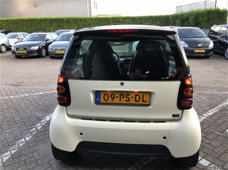 Smart Fortwo coupé - 0.7 pure Nieuwe apk 15-08-2020 104 dzkm nap panoramadak dealeronderhou d cd-spe - 1