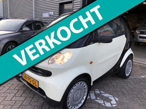 Smart Fortwo coupé - 0.7 pure Nieuwe apk 15-08-2020 86 dzkm nap panoramadak dealeronderhoud cd-spele - 1