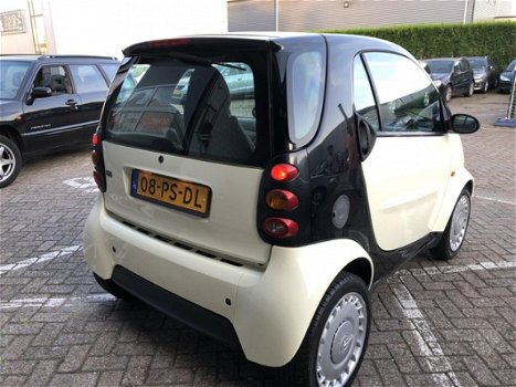 Smart Fortwo coupé - 0.7 pure Nieuwe apk 15-08-2020 86 dzkm nap panoramadak dealeronderhoud cd-spele - 1