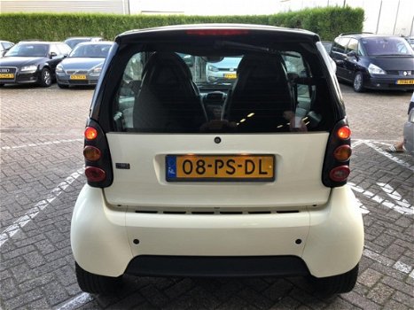 Smart Fortwo coupé - 0.7 pure Nieuwe apk 15-08-2020 86 dzkm nap panoramadak dealeronderhoud cd-spele - 1