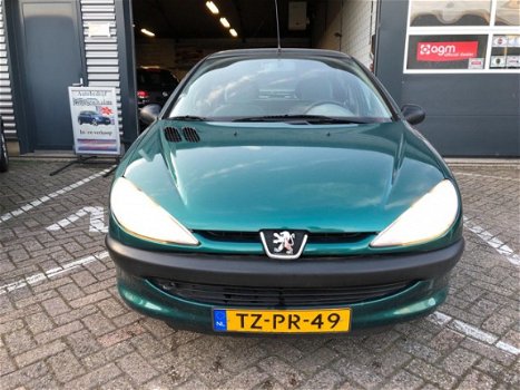 Peugeot 206 - 1.4 XT NIEUWE APK 15-12-2020 5-deurs stuurbekrachtiging elektrische ramen cd-speler 10 - 1