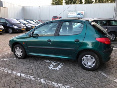 Peugeot 206 - 1.4 XT NIEUWE APK 15-12-2020 5-deurs stuurbekrachtiging elektrische ramen cd-speler 10 - 1