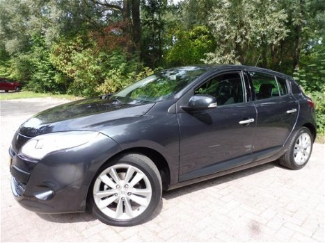 Renault Mégane - 2.0 Bose AUTOMAAT 2011/CLIMA/TREKHAAK/PDC/ - 1