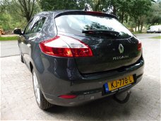 Renault Mégane - 2.0 Bose AUTOMAAT 2011/CLIMA/TREKHAAK/PDC/