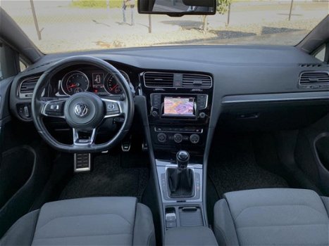 Volkswagen Golf - 1.2 TSI Highline R-Line - 1