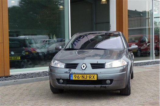 Renault Mégane - 2.0-16V Expression Luxe 135-Pk - 1