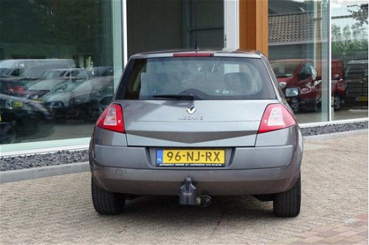 Renault Mégane - 2.0-16V Expression Luxe 135-Pk - 1