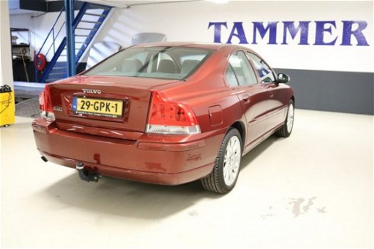 Volvo S60 - 2.4 MOMENTUM - 1