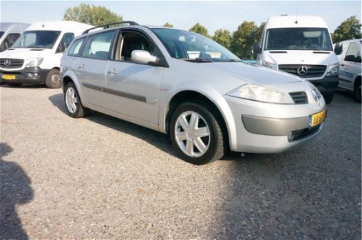 Renault Mégane Grand Tour - 1.6-16V Tech Line , AIRCO, CRUISE CONTROLE, APK 04-09-2020 , NAVI, NIEUW - 1