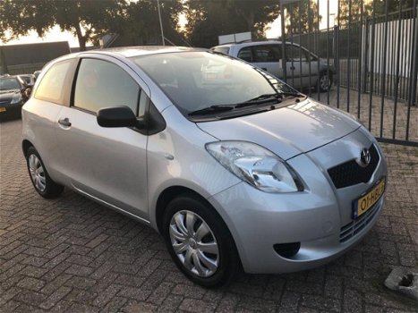 Toyota Yaris - 1.3 VVTi Terra /NAP/Airco/Nwe.Apk - 1