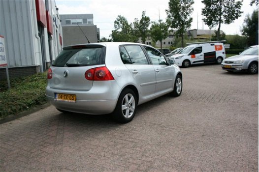 Volkswagen Golf - 1.6 FSI Trendline Business - 1