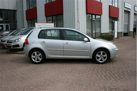 Volkswagen Golf - 1.6 FSI Trendline Business - 1