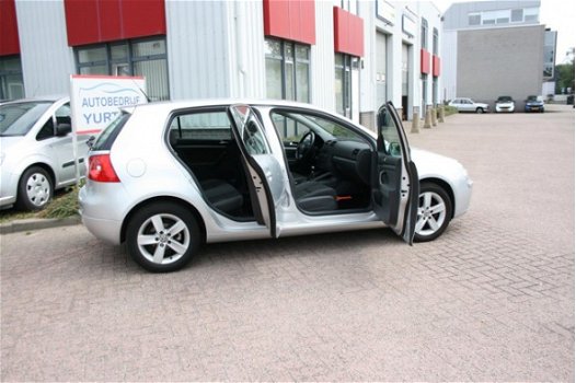 Volkswagen Golf - 1.6 FSI Trendline Business - 1