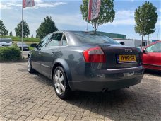 Audi A4 - 2.0 NWE APK, goed werkende airco en boekjes aanwezig