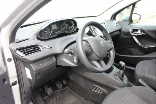 Peugeot 208 - 1.2 Puretech 82pk 5D Active NAVI - 1