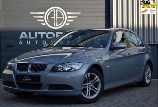 BMW 3-serie - 318i Executive LEDER | AUTOMAAT | CLIMA | PDC | NL | NAP | - 1