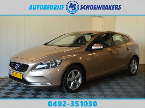 Volvo V40 - 1.6 T3 // NAVI CAMERA TREKHAAK CRUISE CLIMA PDC - 1