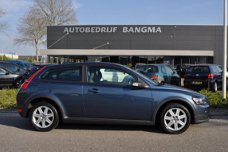 Volvo C30 - 2.0i 16v 145pk KINETIC/CLIMA AIRCONDITIONING/LM-VELGEN/2e EIGENAAR/131.793km NAP/nieuweA